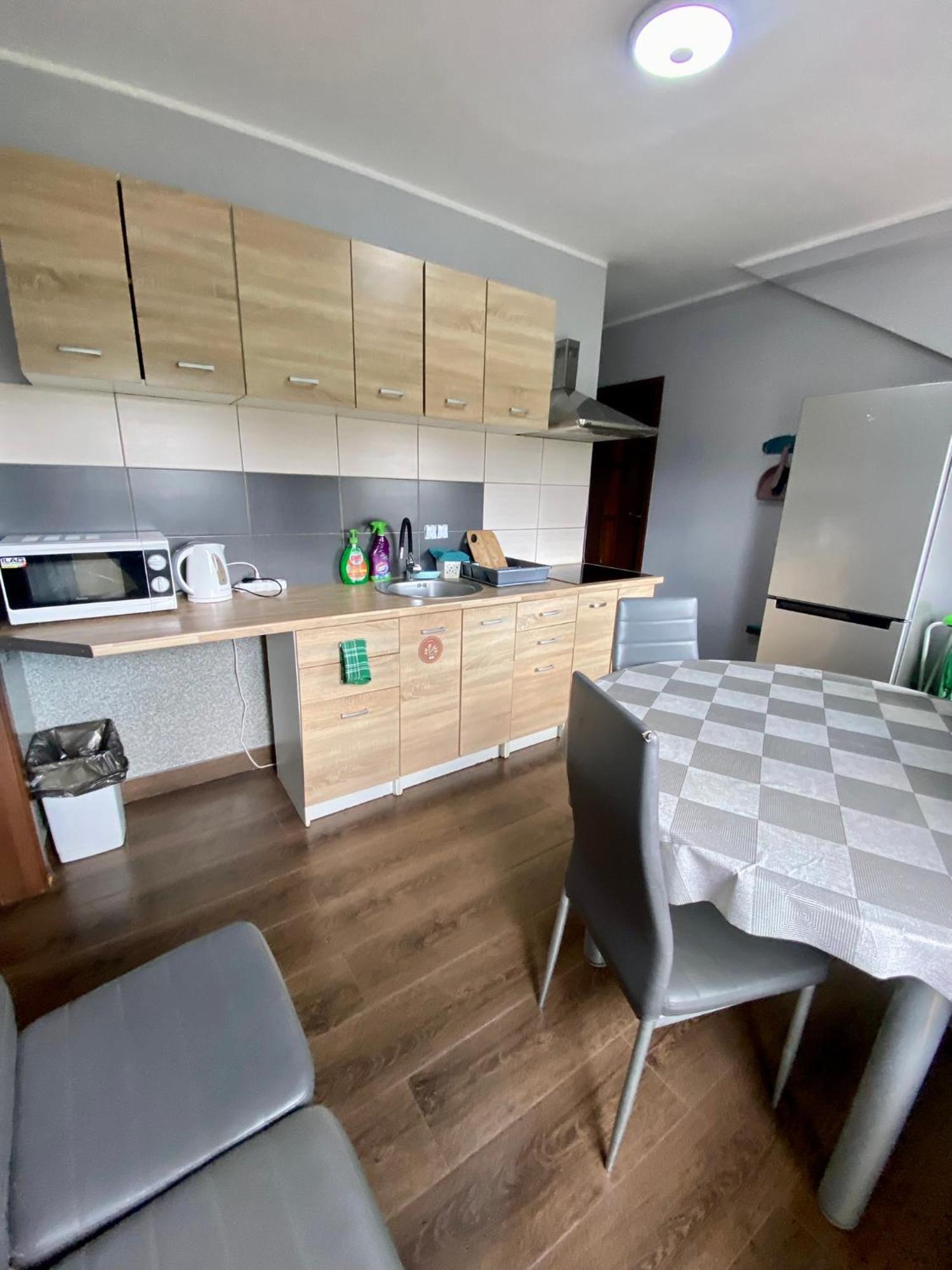 Kandulski Hostel *