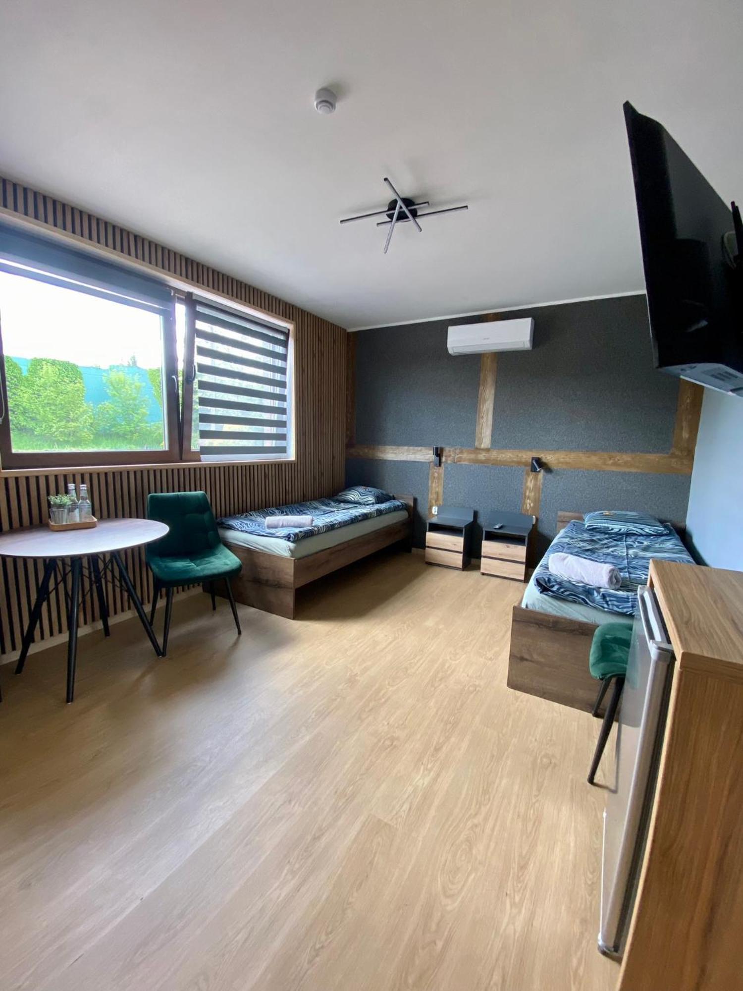 Kandulski Hostel *