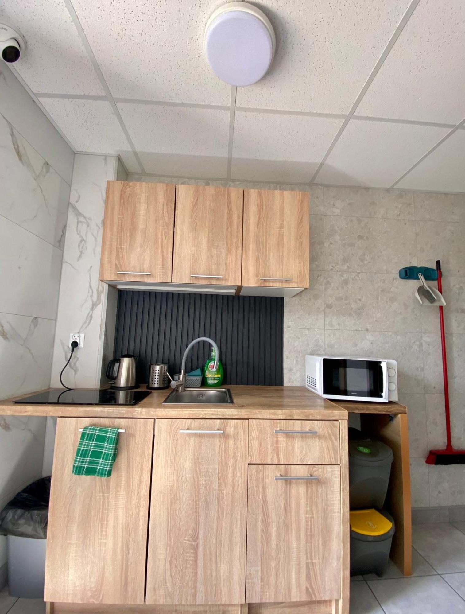 Kandulski Hostel *