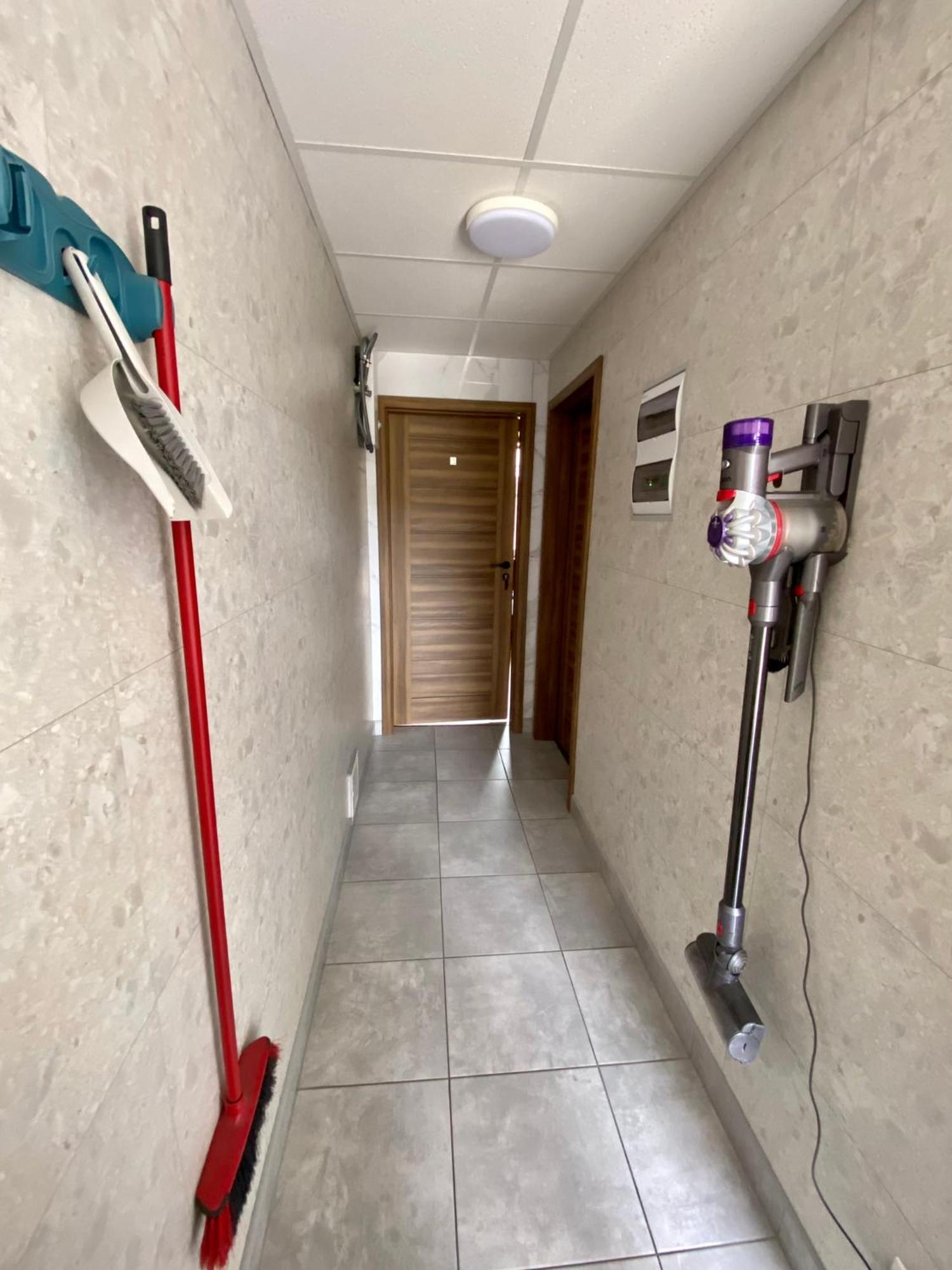 Kandulski Hostel *
